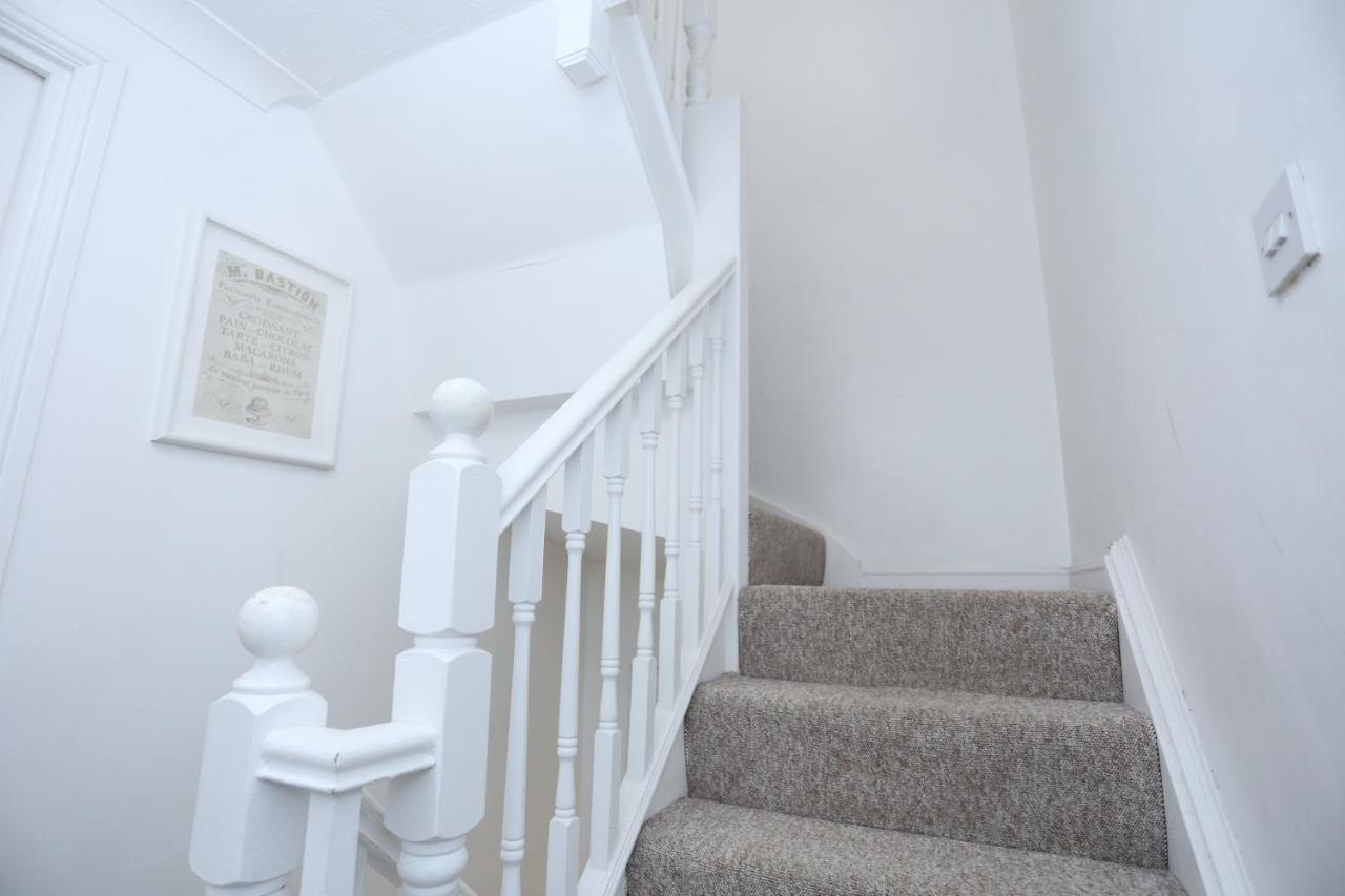 Fabulous Room With En-Suite Bathroom And Shared Kitchen Thamesmead  ภายนอก รูปภาพ